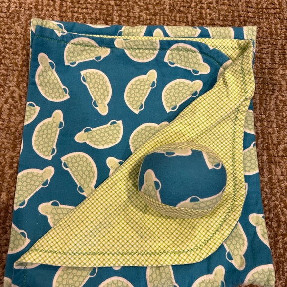 New handmade baby blanket and ball with turtles - Picture 2 of 2